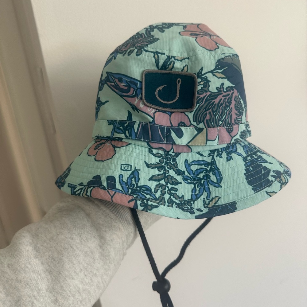 Avid bucket hat